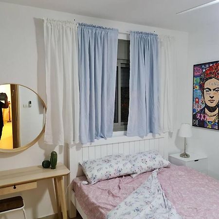 מרחק נגיעה בתקווה Apartment Petach Tikva ภายนอก รูปภาพ