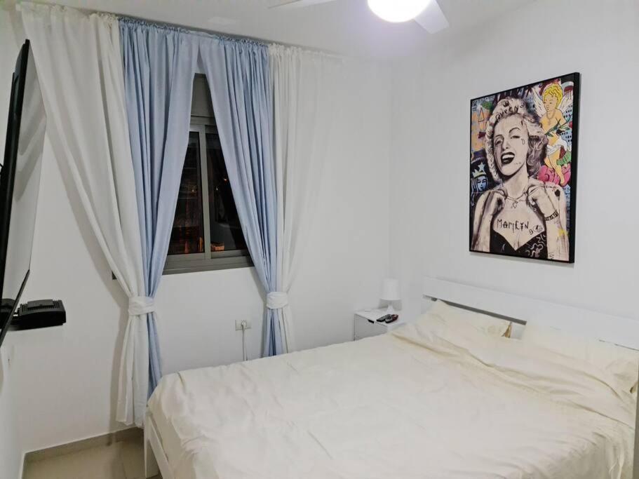מרחק נגיעה בתקווה Apartment Petach Tikva ภายนอก รูปภาพ